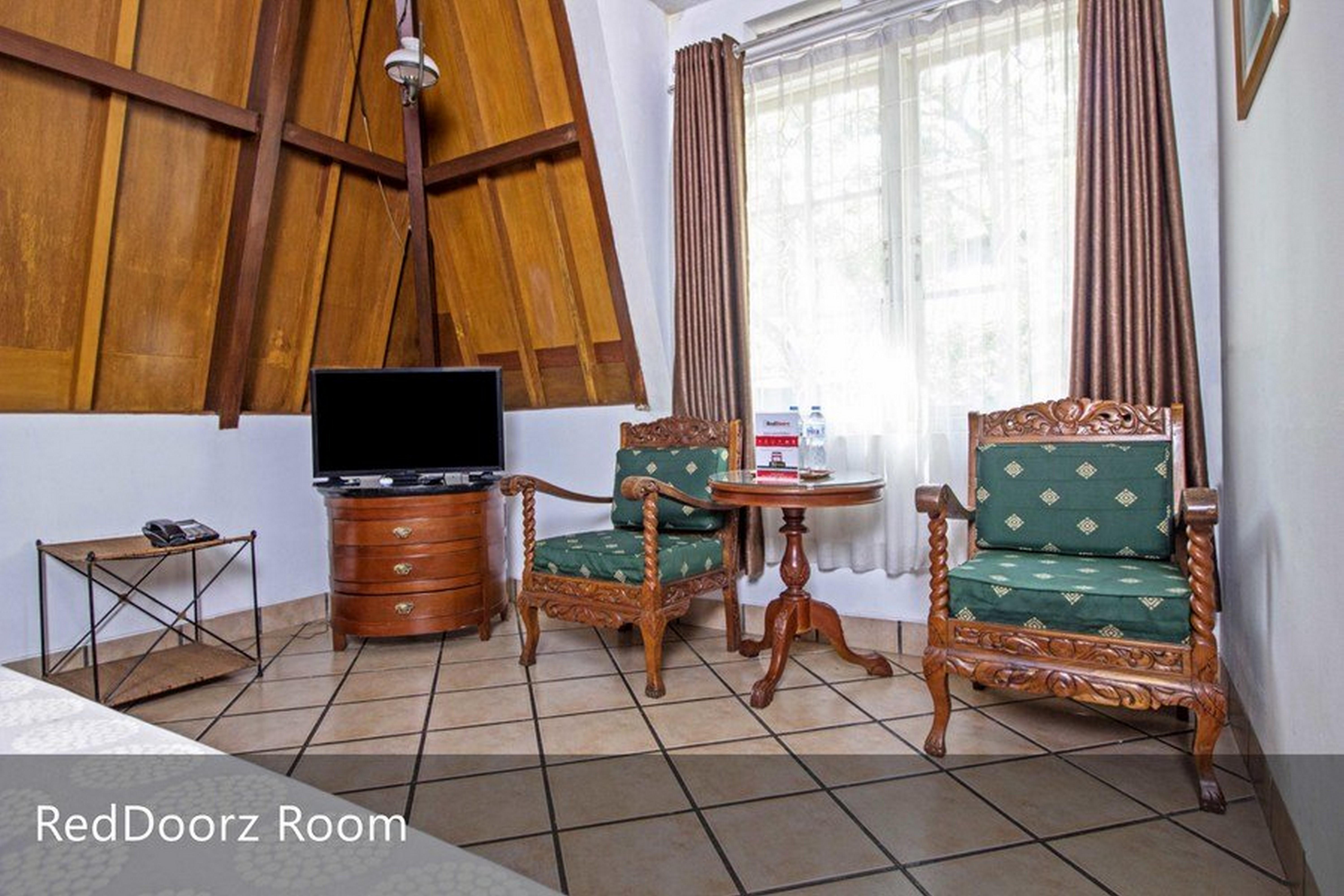Reddoorz Plus Near Parahyangan University Bandung Eksteriør bilde