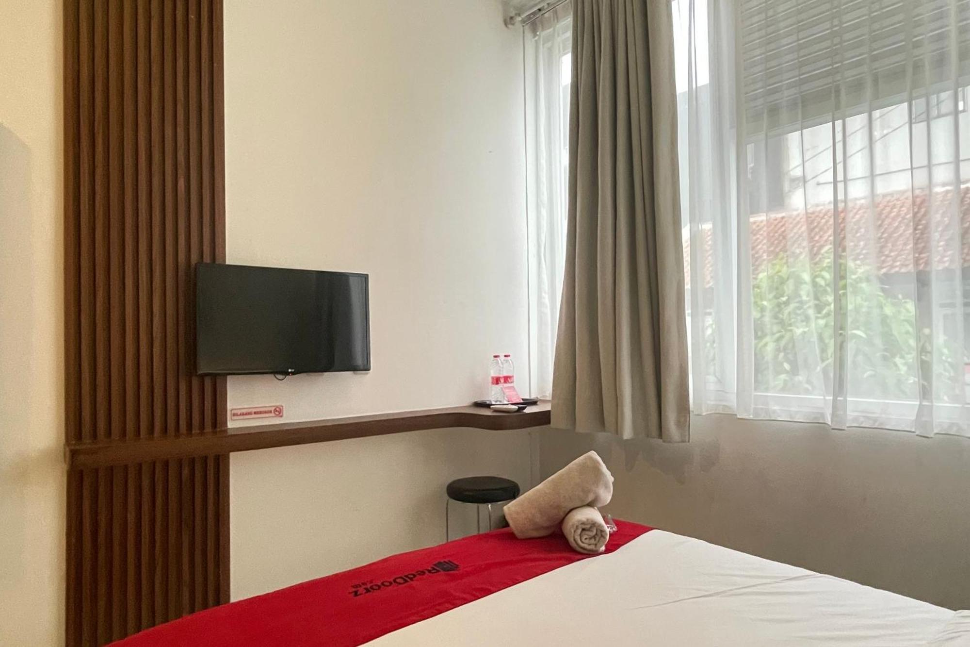 Reddoorz Plus Near Parahyangan University Bandung Eksteriør bilde