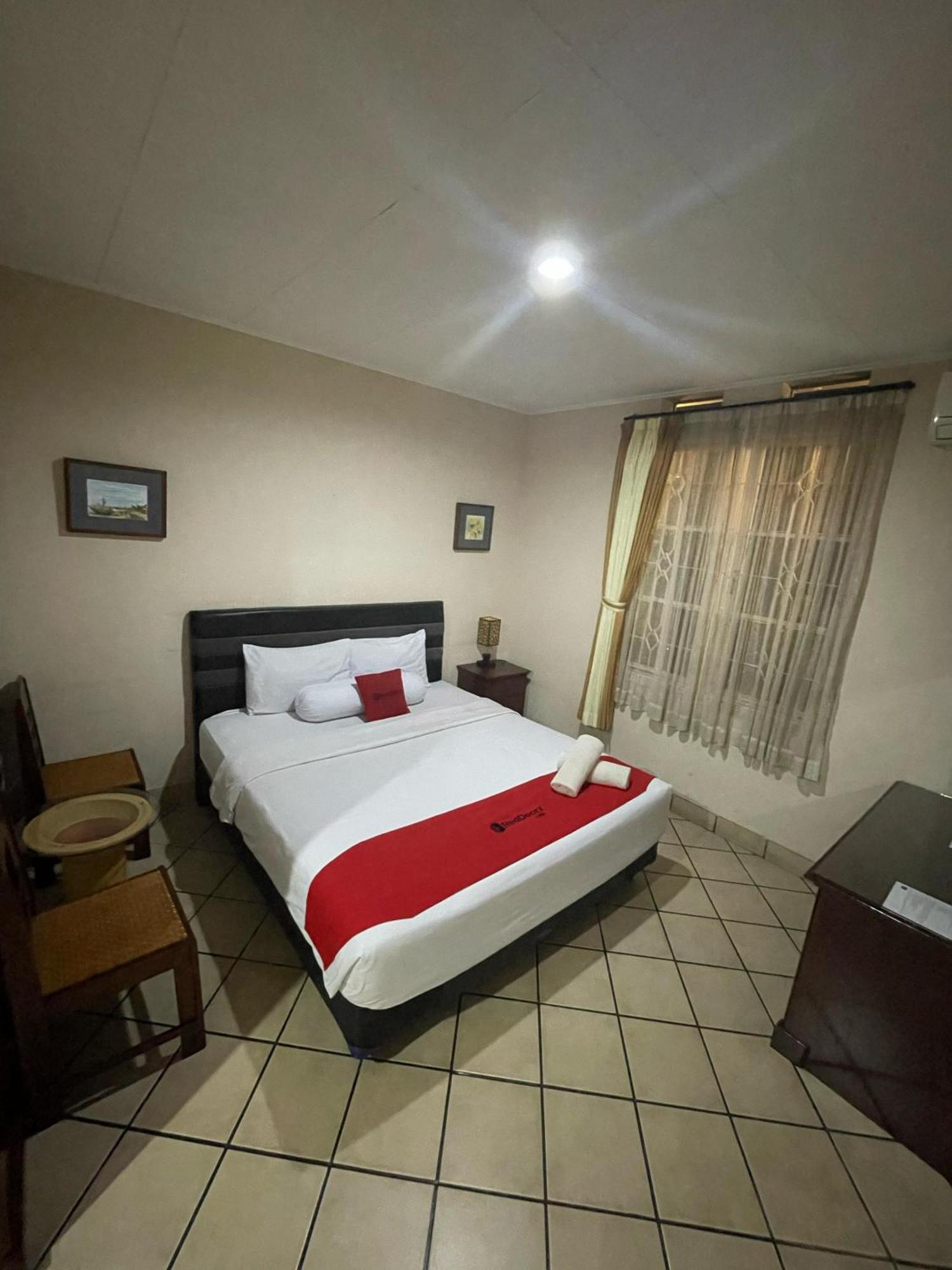 Reddoorz Plus Near Parahyangan University Bandung Eksteriør bilde