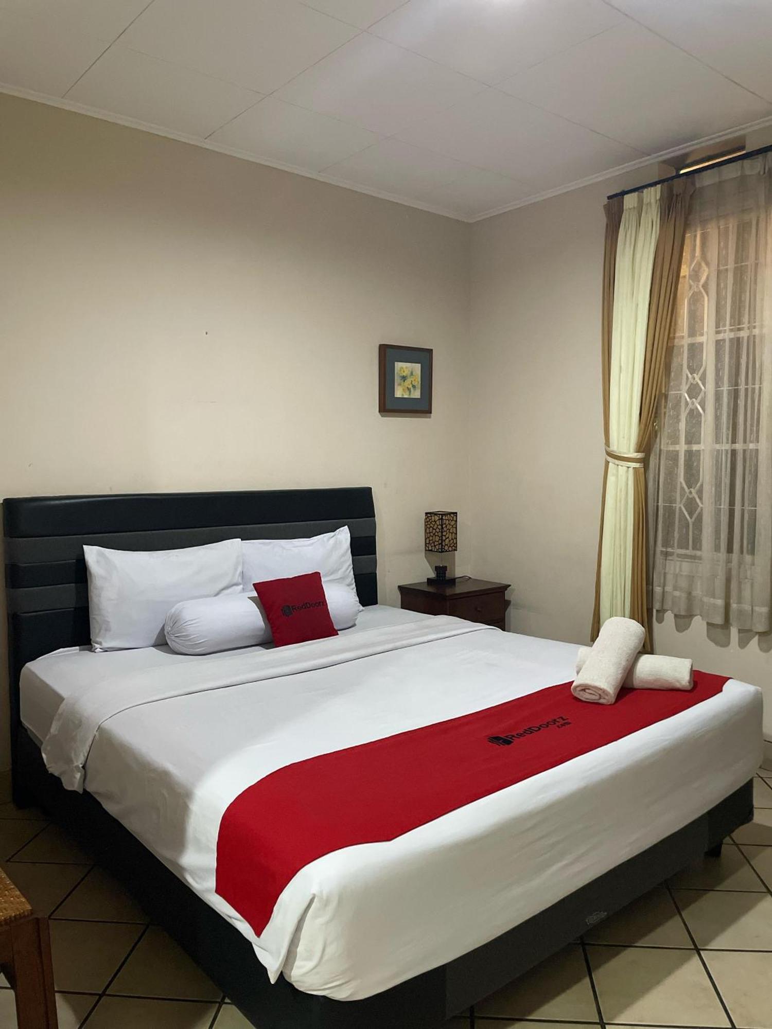 Reddoorz Plus Near Parahyangan University Bandung Eksteriør bilde