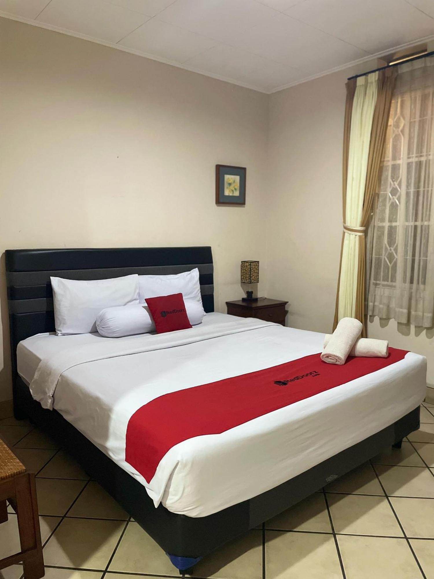 Reddoorz Plus Near Parahyangan University Bandung Eksteriør bilde
