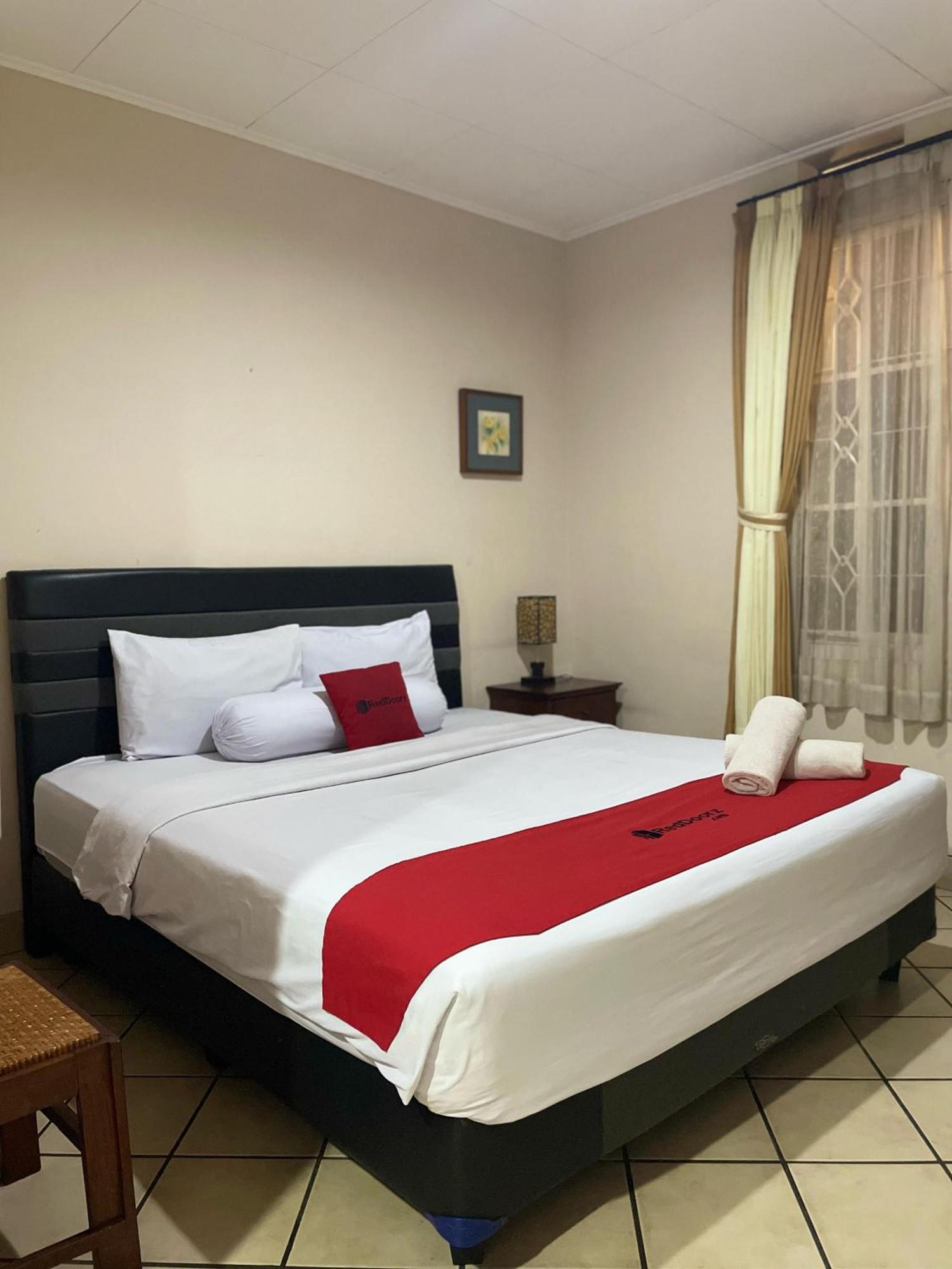 Reddoorz Plus Near Parahyangan University Bandung Eksteriør bilde