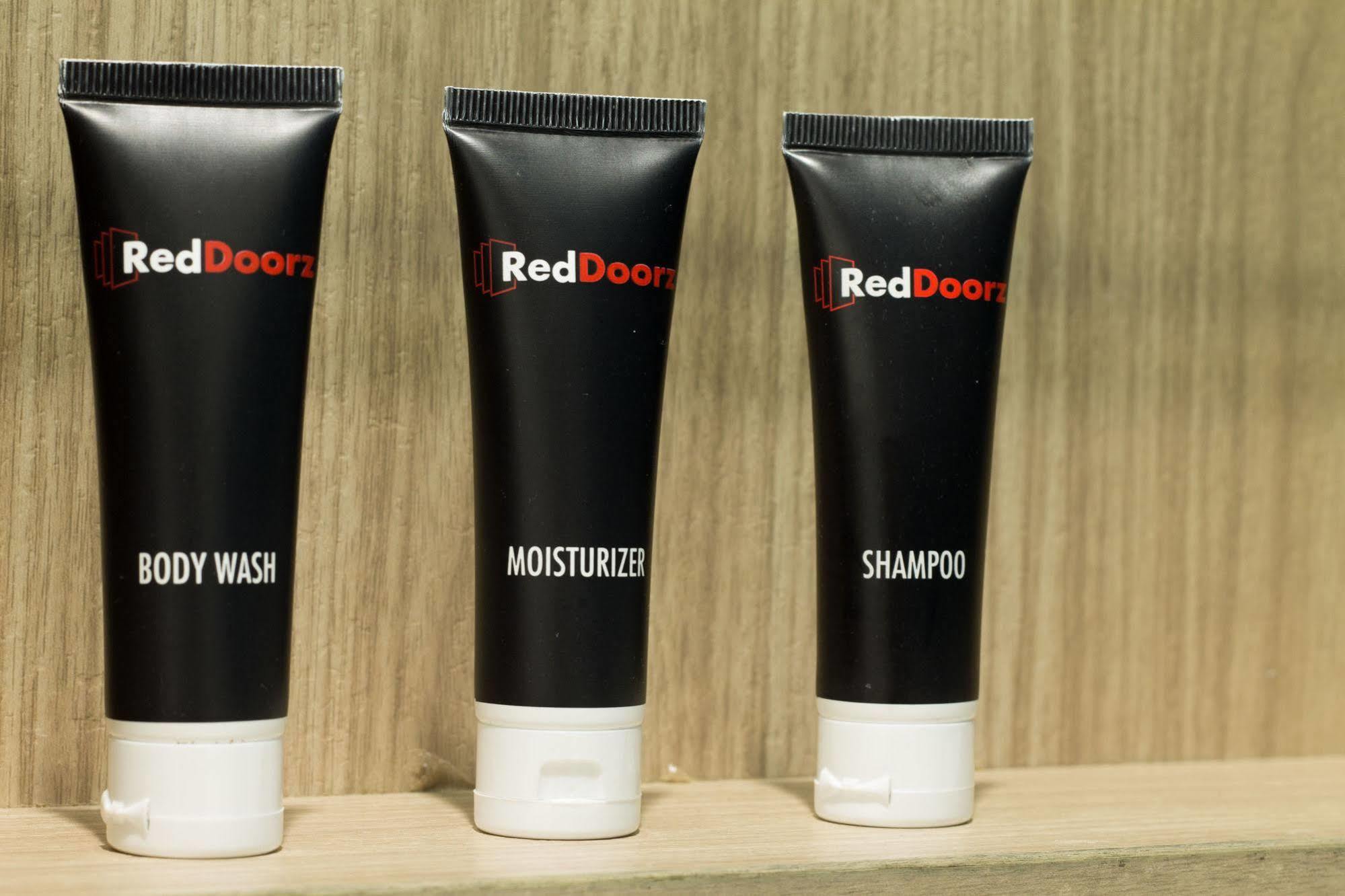 Reddoorz Plus Near Parahyangan University Bandung Eksteriør bilde