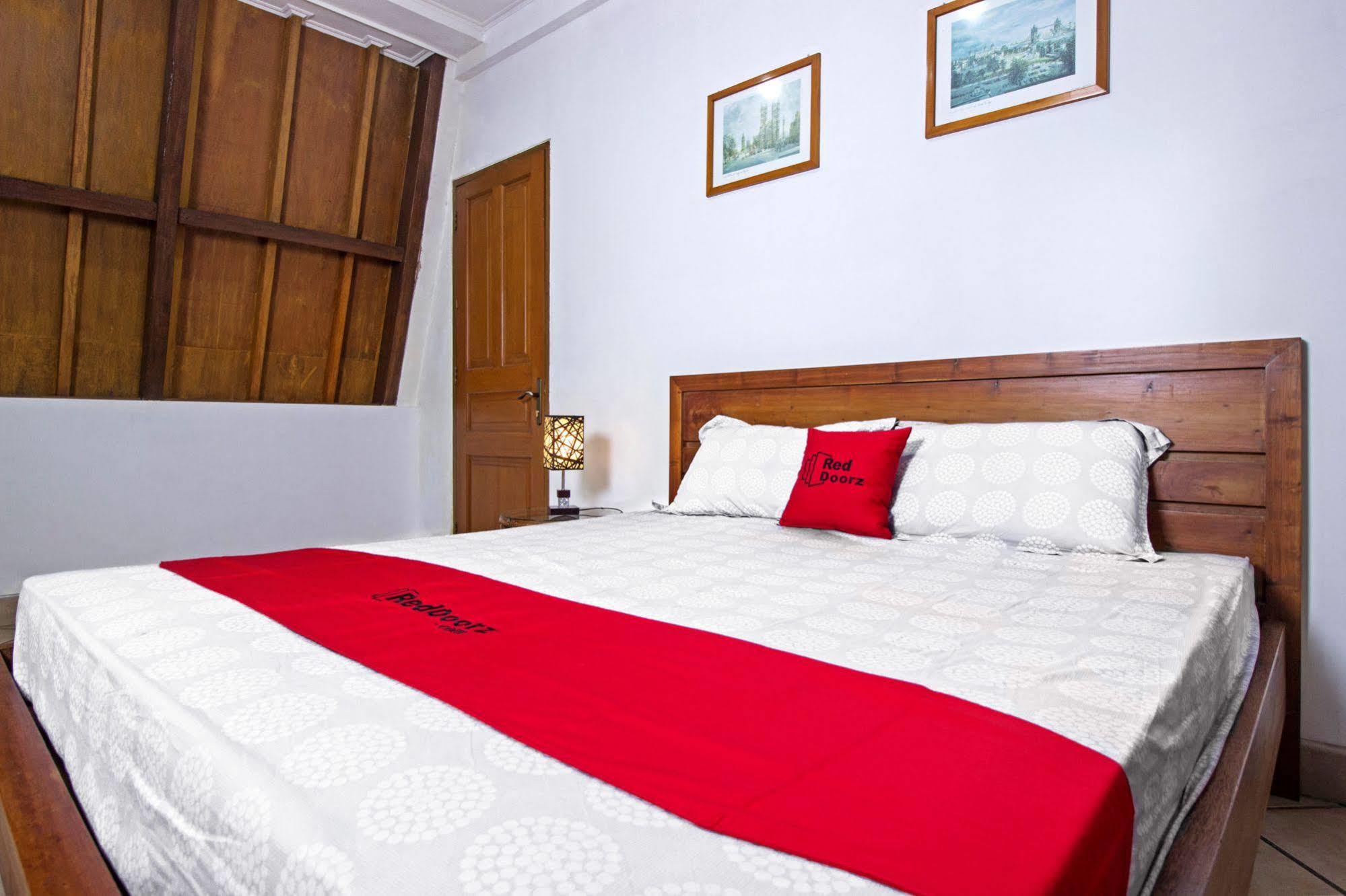 Reddoorz Plus Near Parahyangan University Bandung Eksteriør bilde